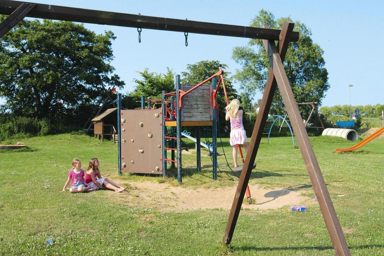 Holiday Complex Schuldt, Behrensdorf Exteriör bild